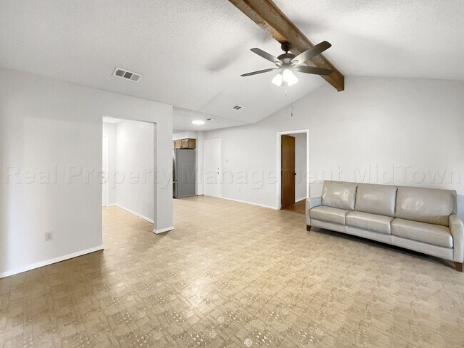 Building Photo - 841 S Atkerson Ln