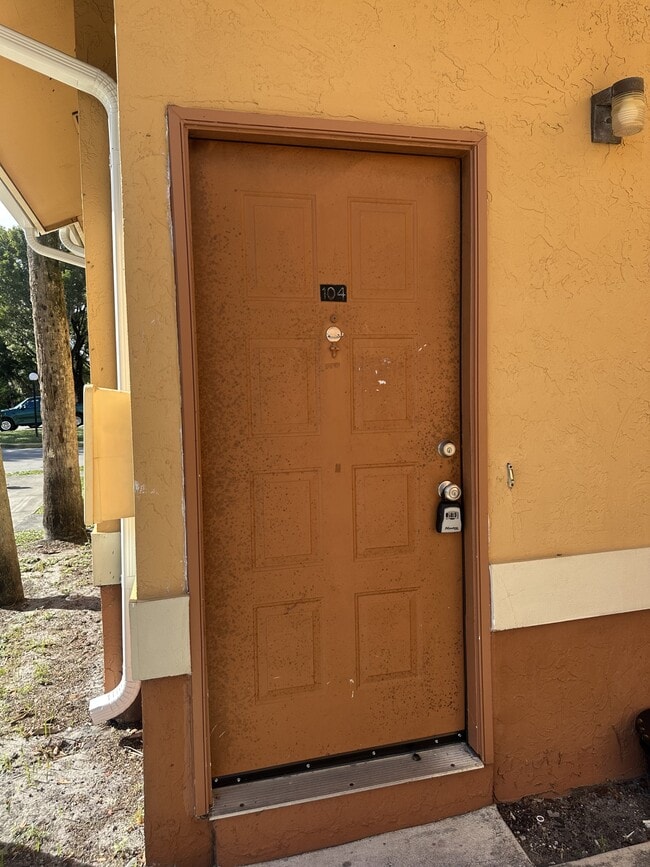 Building Photo - 2541 NW 56th Ave