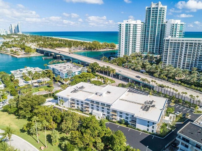 Building Photo - 291 Bal Bay Dr