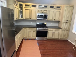 Building Photo - 5313 Flanders Ave