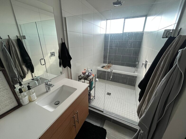 master bathroom - 1535 NW 65th St