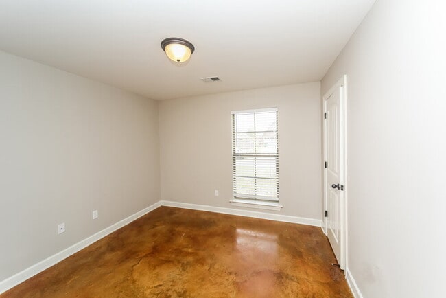 Building Photo - 5751 Broadway Dr W