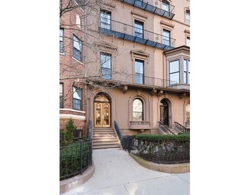 Building Photo - 127 Beacon St
