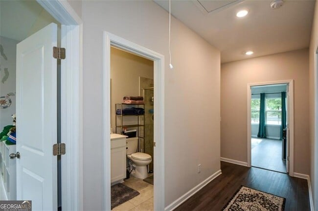 Building Photo - 3401 Park Pointe Cir
