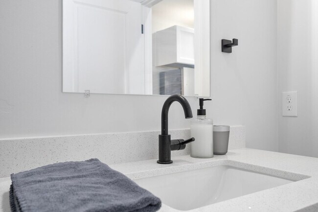 Building Photo - 3806 E Polk St