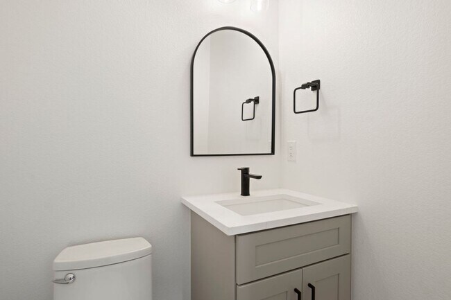 Building Photo - Modern New Construction Duplex in Desirabl...