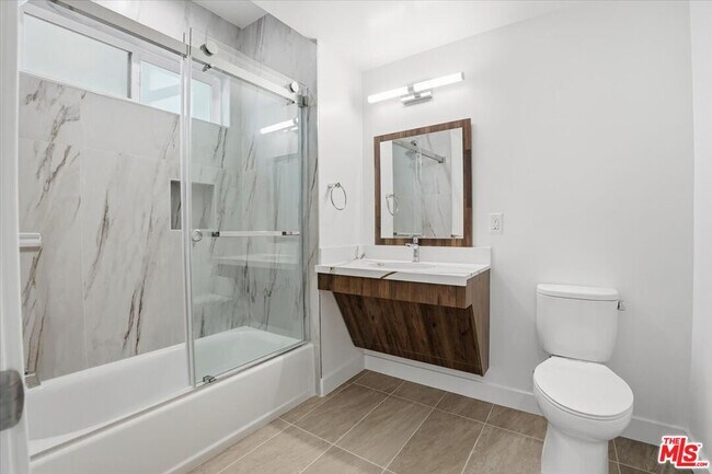 Building Photo - 1820 Prosser Ave