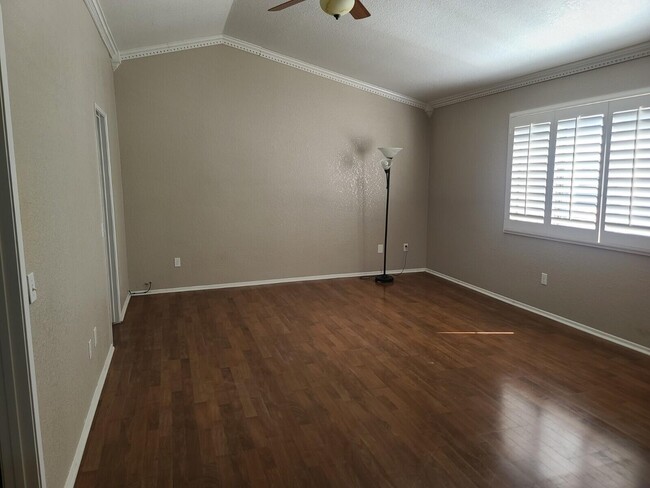 Building Photo - 43007 Pearlwood Dr