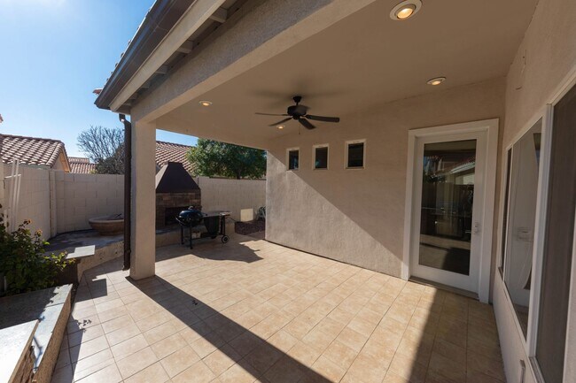 Building Photo - Charming 4 bed, 2 bath home in Chandler!