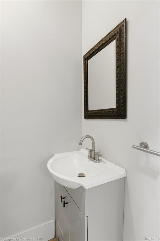 Building Photo - 1953 Brighton St