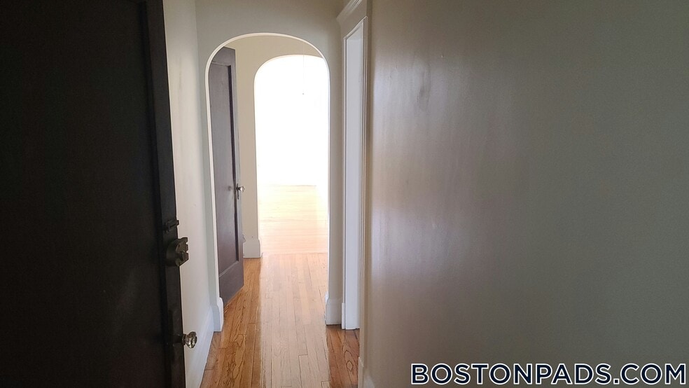 Building Photo - 349 Pleasant St