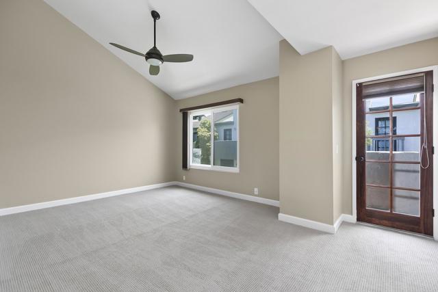 Building Photo - 8746 Villa La Jolla Dr