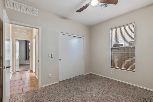 Building Photo - 11767 W Mohave St