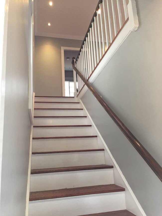 Building Photo - 3250 Martha Custis Dr