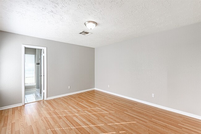 Building Photo - 2519 Ironclad Dr