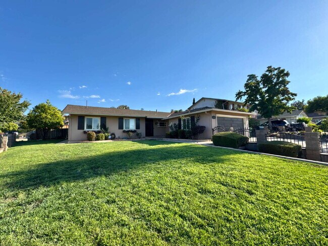 Building Photo - Large Evergreen Home with Solar & Community Pool