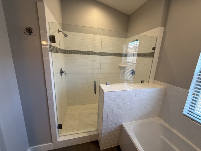 Building Photo - 5535 W Naples Dr