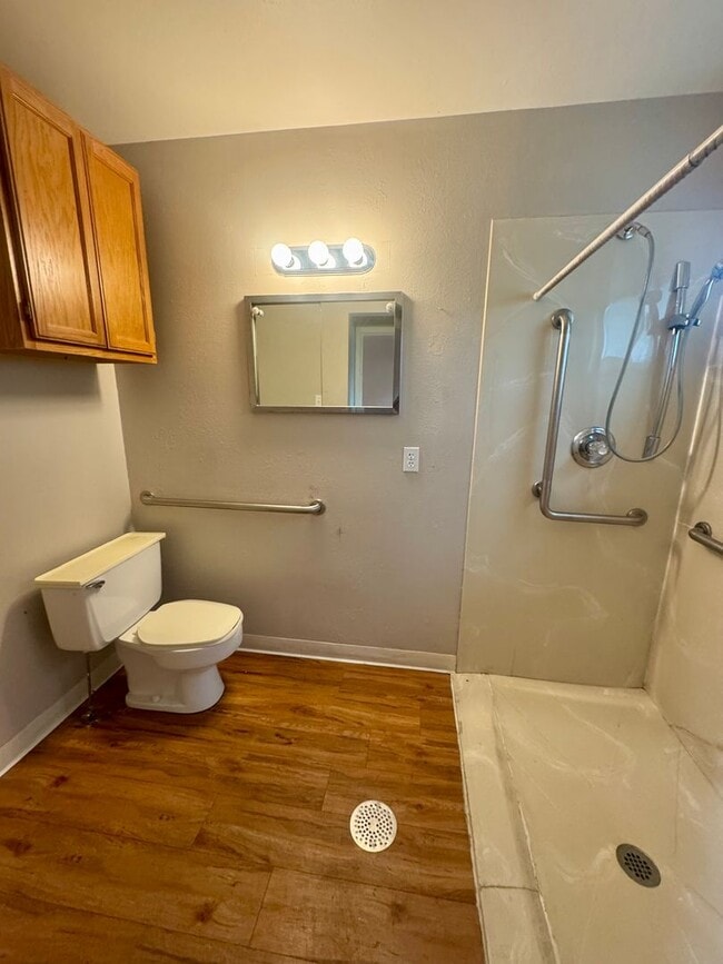 Building Photo - 5 bedroom Ranch home in North Colorado Spr...