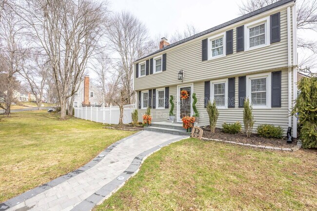 Building Photo - 4 Trotwood Dr