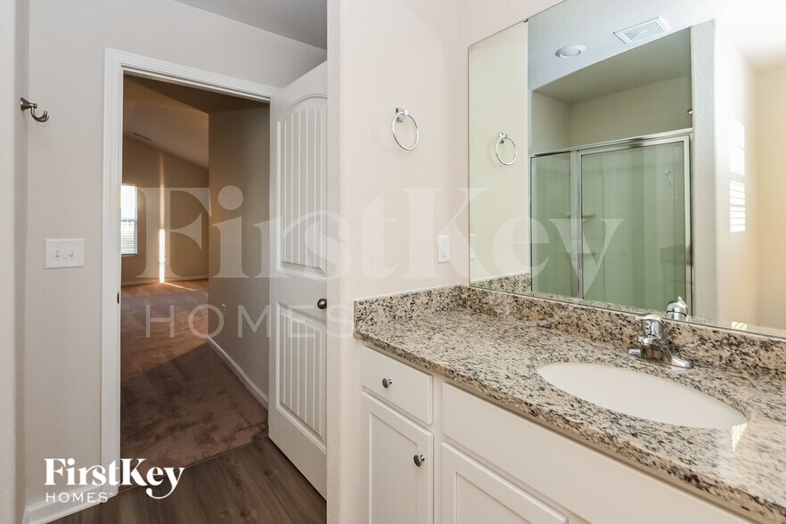 Building Photo - 5024 Wolfridge Ave