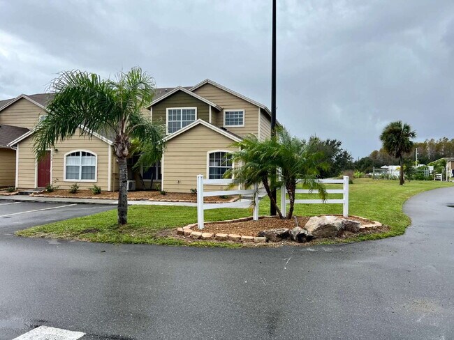 Building Photo - 1334 Washington Palm Loop