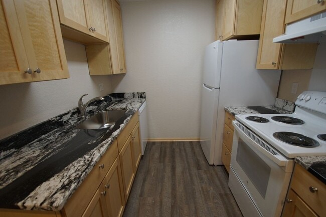 Building Photo - Modern First-Floor One Bedroom with In-Unit Laundry