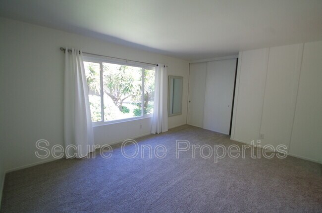 Building Photo - 491 Serento Cir