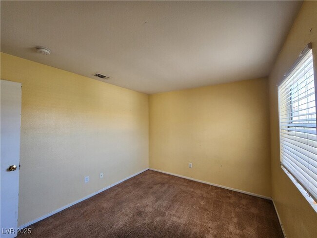 Building Photo - 8717 W Majestic Pine Ave