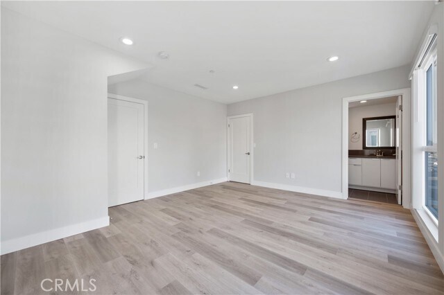 Building Photo - 2733 S La Brea Ave