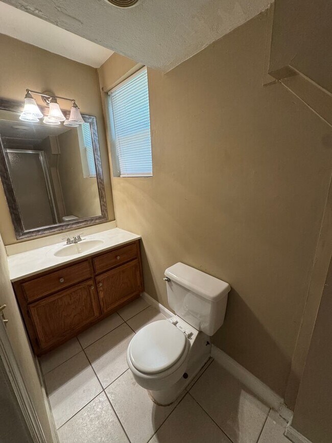 Building Photo - 37 Ty Dr