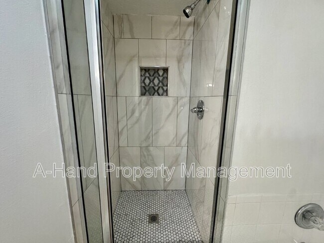 Building Photo - 522 Australian Way