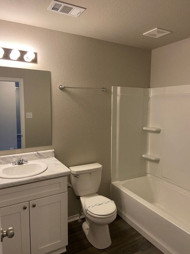 Building Photo - *Pre-leasing* Four Bedroom | Two Bathroom ...