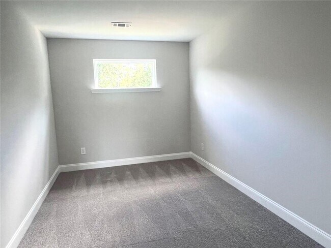 Building Photo - 4385 Easter Lily Ave
