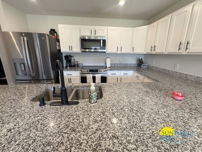 Building Photo - Stunning 4 Bedroom home in the sought-after Price Farms Plantation Community!