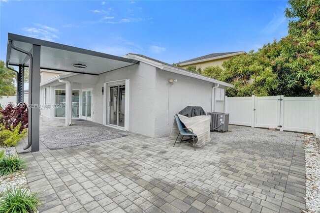 Building Photo - 11761 NW 12th St