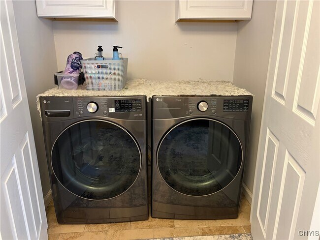 Building Photo - 7667 Charlemont Dr