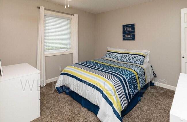 Building Photo - 4519 Meadow Valley Dr