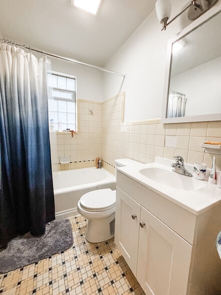 Bathroom - 6408 Kennedy Ave