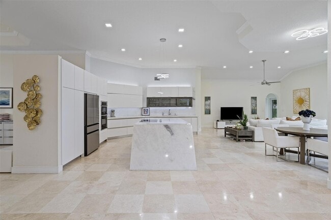 Building Photo - 2534 Golf View Dr
