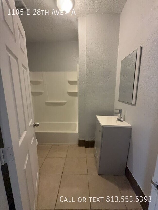 Building Photo - 1105 E 28th Ave