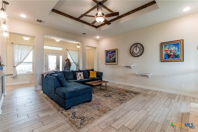 Building Photo - 8119 Green Hill Dr