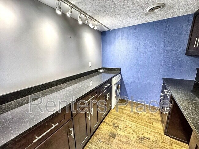 Building Photo - 1502 S Boulder Ave