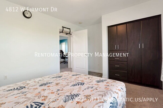 Building Photo - 4812 Firmont Dr