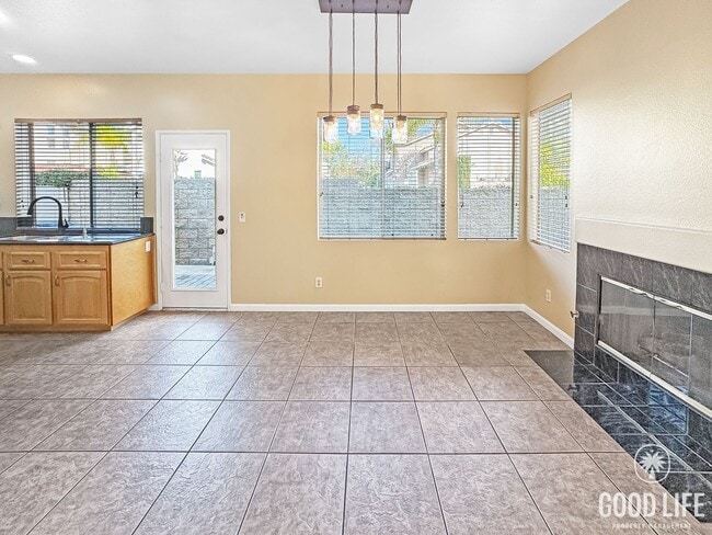 Building Photo - Immaculate 4Bd/2.5Ba Home with New Fridge, AC, Fenced Back Patio in Aliso Viejo!