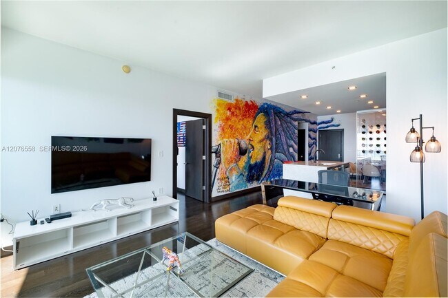 Building Photo - 900 Biscayne Blvd