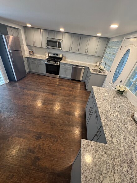 Building Photo - 67 Canal St