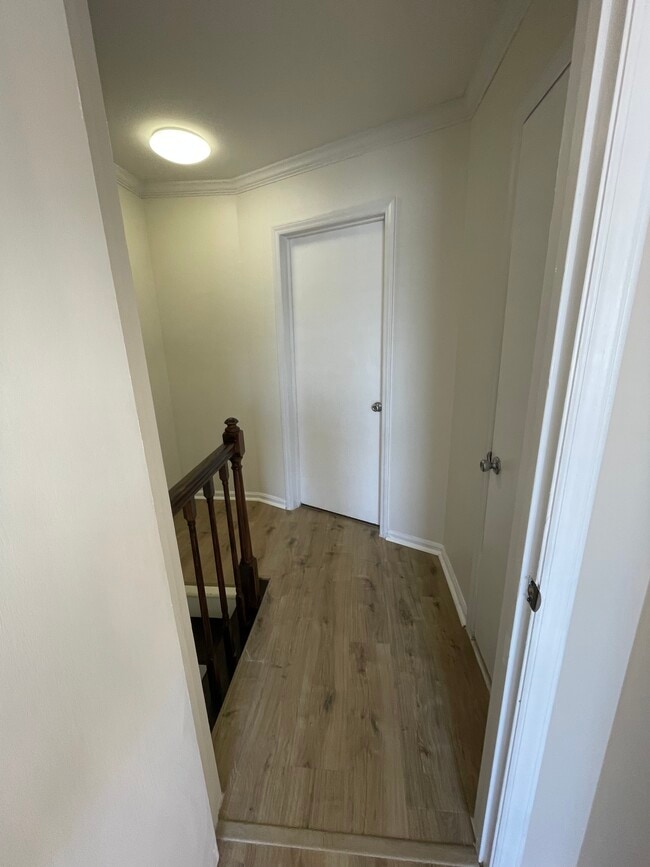 Building Photo - 250 Nixon Rd