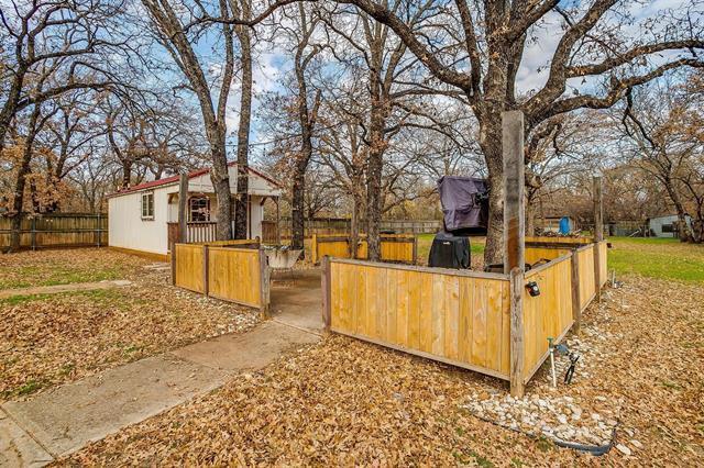 Building Photo - 1809 Whispering Oaks St