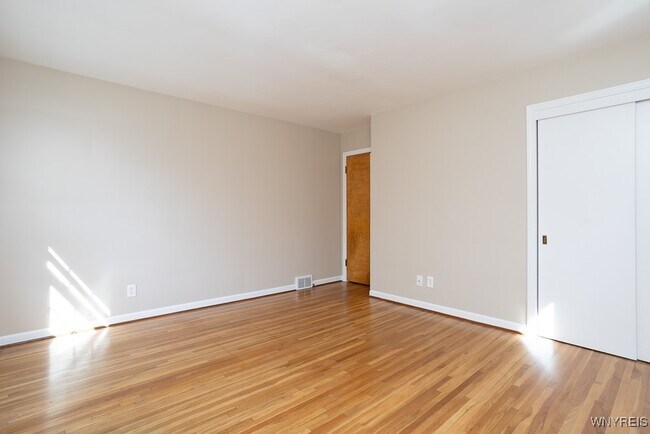 Building Photo - 2470 Eggert Rd