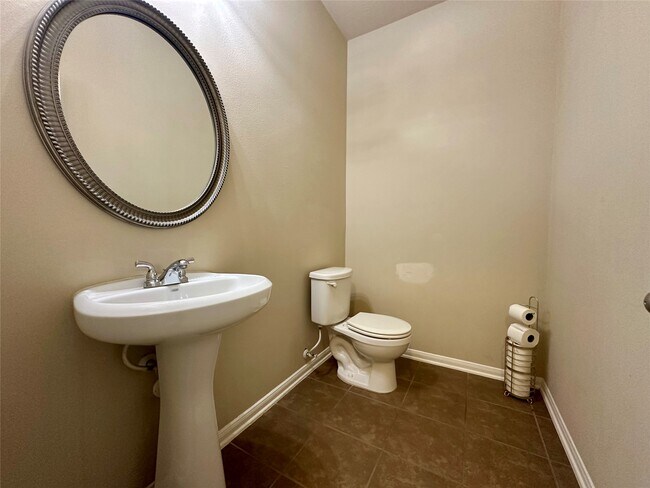 Building Photo - 11111 Kingsnorth Dr